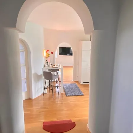 Big With Balcony Apartment Klagenfurt am Woerthersee
