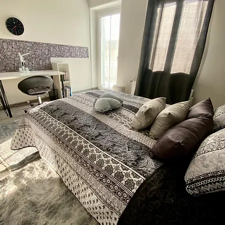 Big With Balcony Apartment *
