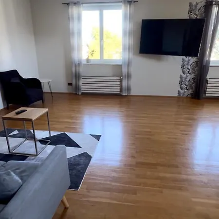 Big With Balcony Apartman